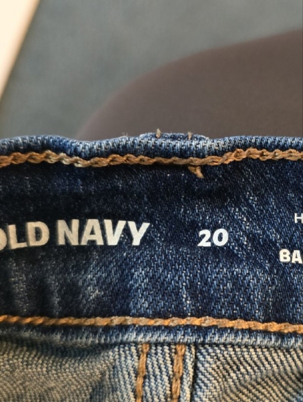 Old Navy Women's Dark Blue High-Rise Barrel Leg Wow Jeans size 20 like new - Picture 4 of 6